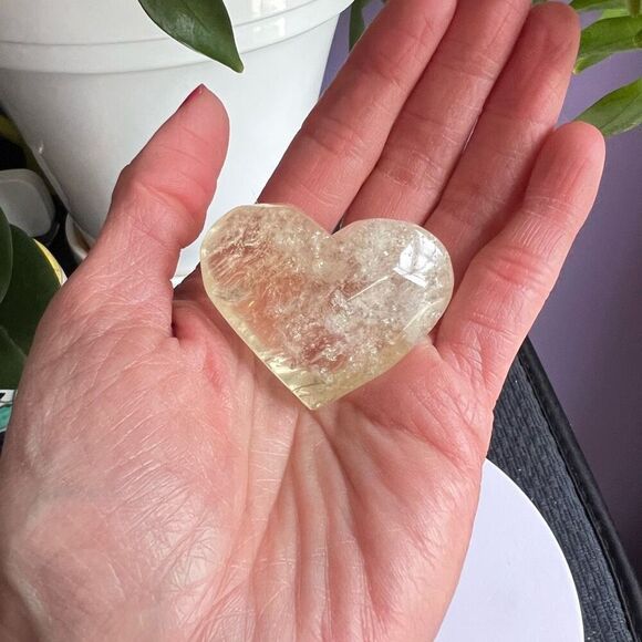Citrine Crystal Heart Carving (2)‎ - Picture 2 of 11